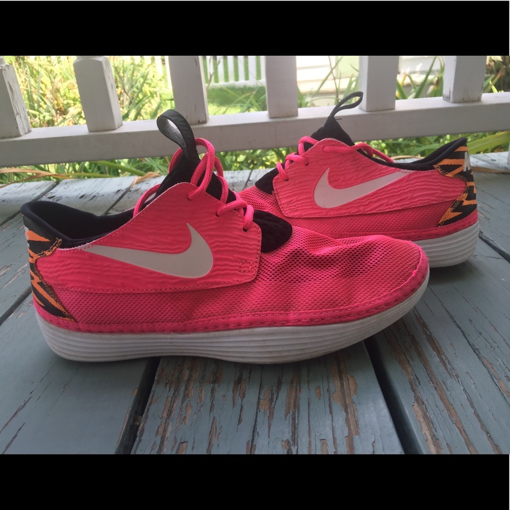 Nike women’s rare water shoes size 9